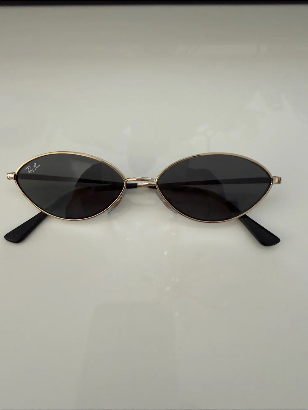 Ray-Ban Women's Gold Frame Black Lens Slim Oval Sunglasses